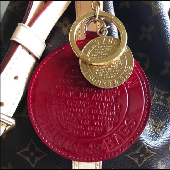 LOUIS VUITTON TRUNK Bag Charm - Picture 3 of 16